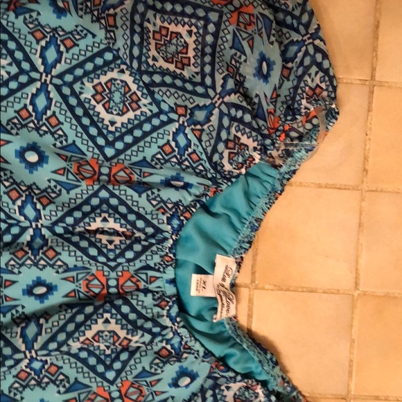 Lots of Love fun top - Picture 2 of 3